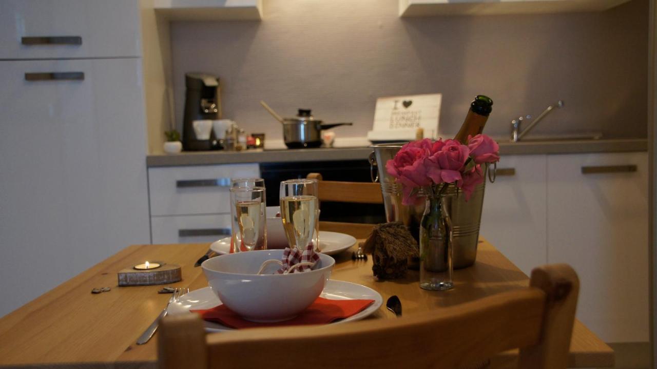 Fosses-La-VilleLes Petits Nids De Nina 1公寓式酒店 外观 照片